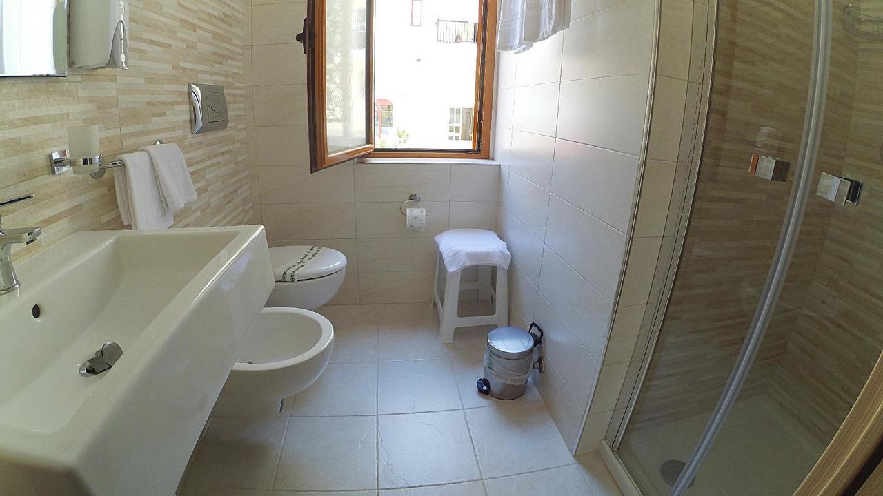 Le Bouganville Vieste Luaran gambar